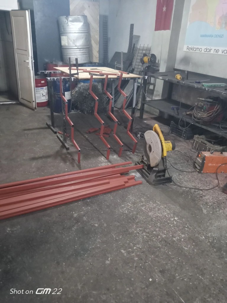 Tuzla atölyemizde yaptığımız demir merdiven